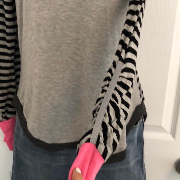 🖐 Mondetta Workout Top with Hi-Low Hem - Picture 6 of 7